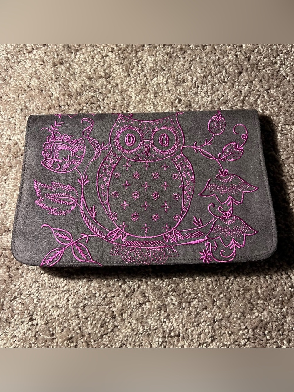 Shiraleah Grey Suede Clutch Purse Cute Appliqué Owl Silk Zip Lining